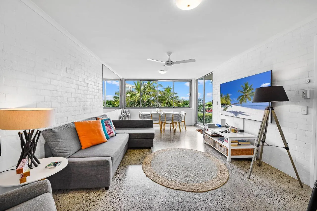Apartment Moments From The Beach, Sunrise Beach