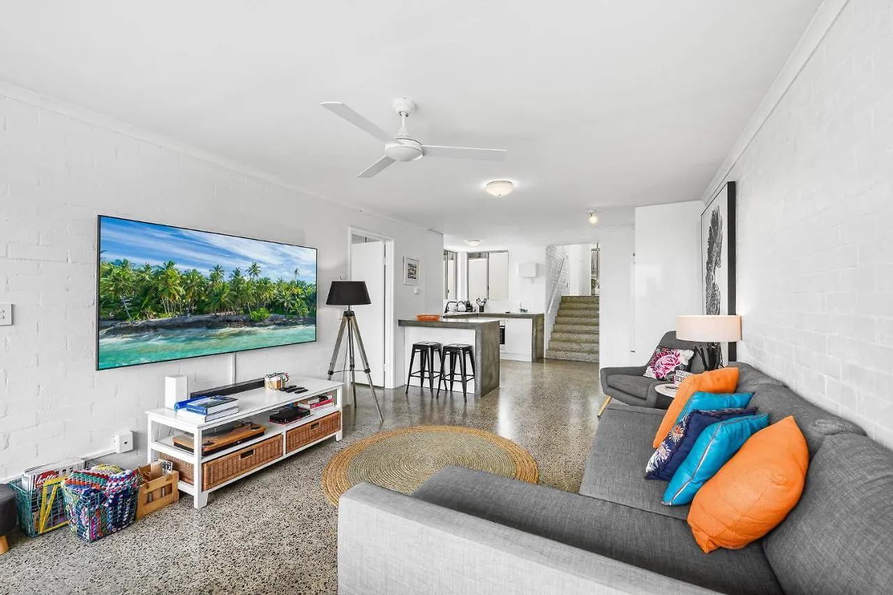 Apartment Moments From The Beach, Sunrise Beach