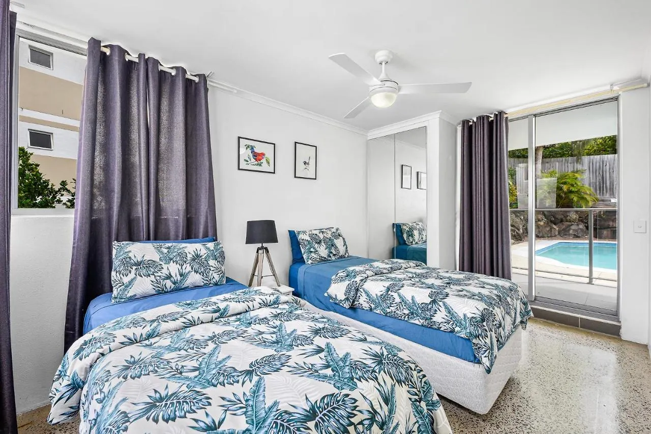 Apartment Moments From The Beach, Sunrise Beach